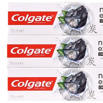 Colgate Bieliace zubná pasta s aktívnym uhlím Naturals Charcoal Trio 3 x 75 ml
