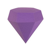 Gabriella Salvete Hubka na make-up Diamond Violet ( Make-up Sponge)