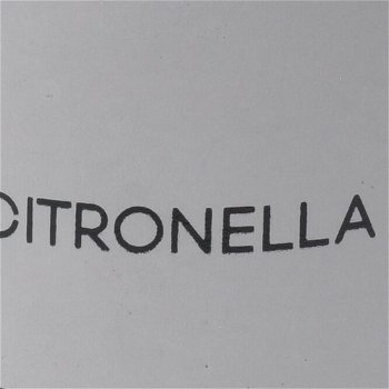 Repelentná sviečka Citronella v betónovom obale, 10 x 10 cm