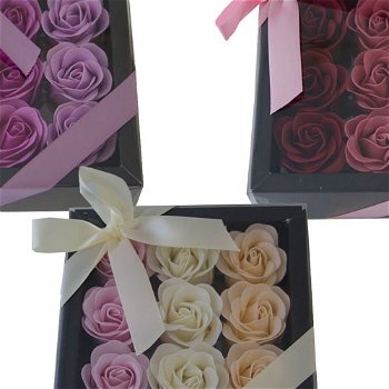 Salsa Mydlové kvety ruže v darčekovom boxe 9 x 4 g