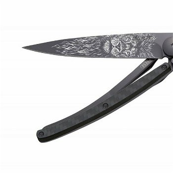 vreckový nôž Deejo 1GC106 Tattoo black 37g Lion carbon