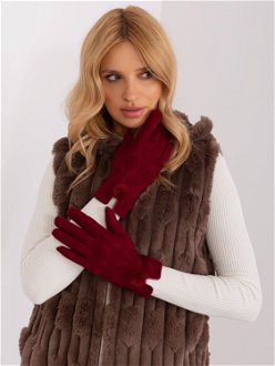Burgundy winter gloves with cut-out