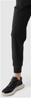 Dámske teplákové nohavice typu jogger - čierne 8