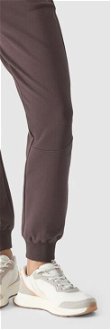 Dámske teplákové nohavice typu jogger - hnedé 9