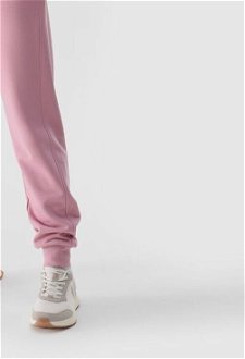 Dámske teplákové nohavice typu jogger - púdrovo ružové 9