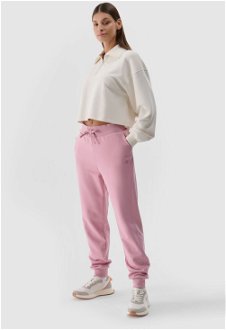 Dámske teplákové nohavice typu jogger - púdrovo ružové 2