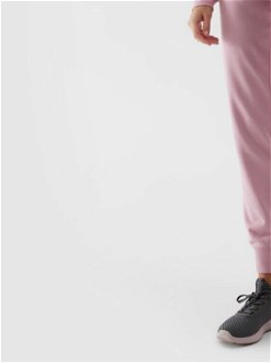 Dámske teplákové nohavice typu jogger - ružové 8