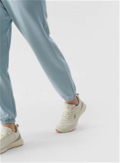 Dámske teplákové nohavice typu jogger s prísadou modalu - svetlomodré 9