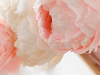 Uzavretý kvet pivonky na zavesenie - na posteľ alebo stenu farba: smotanová 5