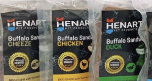 HenArt pamlsok pre psy sendvič byvolí ryba S 250 g 5