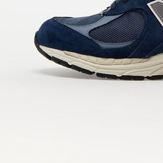 New Balance 2002R Gore-Tex Navy 8