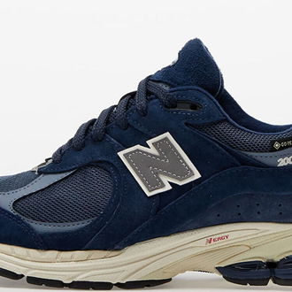 New Balance 2002R Gore-Tex Navy 5