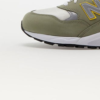 New Balance 580 Olive Leaf 8