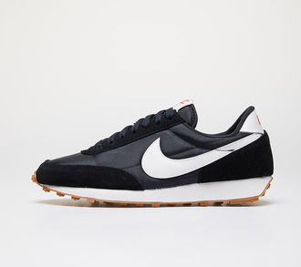 Nike W Daybreak Black/ Summit White-Off Noir 2