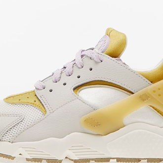 Nike Wmns Air Huarache Sail/ Doll-Wheat Grass-Light Bone 5