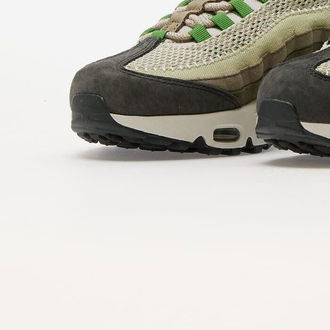 Nike Wmns Air Max 95 Night Forest/ Chlorophyll-Medium Olive 8