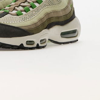 Nike Wmns Air Max 95 Night Forest/ Chlorophyll-Medium Olive 9