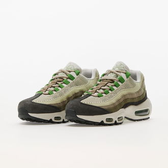 Nike Wmns Air Max 95 Night Forest/ Chlorophyll-Medium Olive