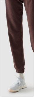 Dámske teplákové nohavice typu jogger - hnedé 8