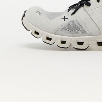 On W Cloud X White/ Black 8