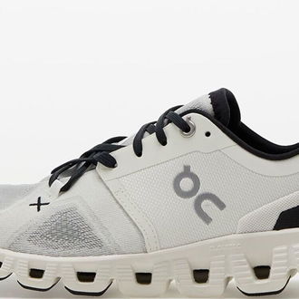 On W Cloud X White/ Black 5