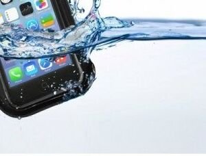 Univerzálne puzdro SBS Waterproof pre smartfóny do 5,5", čierna 9