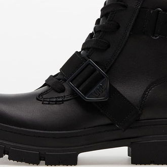 UGG W Ashton Lace Up Black 5