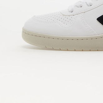 Veja V-10 CWL W White/ Black 8