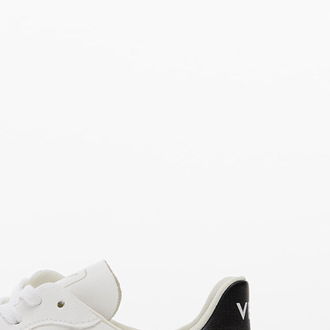 Veja V-10 CWL White/ Black 7