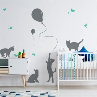 Nástenná samolepka - tieňové obrázky - mačky s balónmi farba mačky: lila, farba doplnky: mätová 2